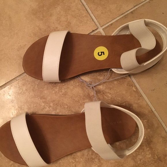 Madden Girl Shoes New Madden Girl White Sandals Poshmark